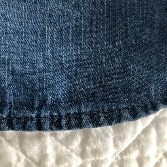 EUC Set of 2 Women’s Button-Up Shirts: 1 Floral and 1 Denim Short-Sleeve - Picture 7 of 16